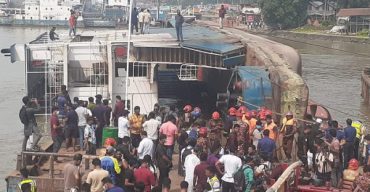 পাটুরিয়ায় পদ্মা যা ঘটেছিল সেই ফেরিতে জানালেন দুই যাত্রী