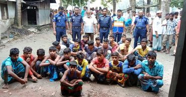 বাউফলে নিষেধাজ্ঞা অমান্য করে শিশুদের দিয়ে ইলিশ শিকার