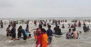 কক্সবাজার সমুদ্র সৈকতে গোসলে নেমে নিখোঁজ ১