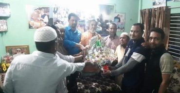 চেয়ারম্যান সাইফউল্লাহ বাদলকে যুবলীগ নেতা আহমেদ হোসেনের ফুলেল শুভেচ্ছা