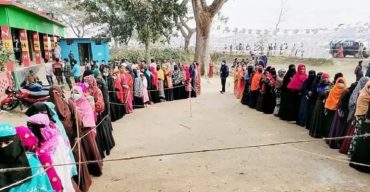 ঝিনাইদহ কালীচরণপুর ইউনিয়নে ১৯বছরের ভোট কেন্দ্র অন্যত্র সরানোর কারণ কি?