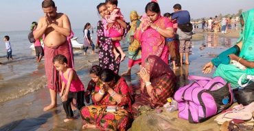 কুয়াকাটায় শেষ হলো সনাতন ধর্মাবলম্বীদের পুণ্যস্নান