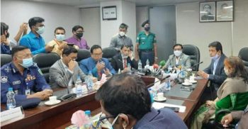 বাসে হাফ ভাড়া: সিদ্ধান্ত ছাড়াই মালিকপক্ষের সাথে বৈঠক শেষ
