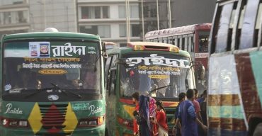 রাজধানীর রামপুরায় ছাত্রীকে ফেলে দেয়ার অভিযোগে ৪০টি বাস আটক