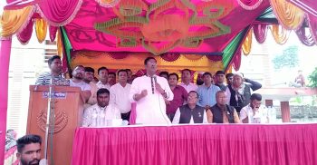 শার্শার পুটখালী ইউনিয়নে আনারস ফেলে নৌকায় উঠলেন নাসির উদ্দিন