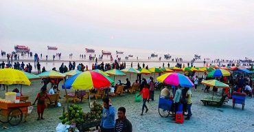 কুয়াকাটার পুণ্যস্নান: পুণ্যার্থী ও দর্শনার্থীদের পদচারনায় মুখরিত