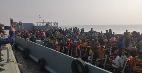 নোয়াখালীর ভাসানচরে আরও ৩৭৯ রোহিঙ্গা