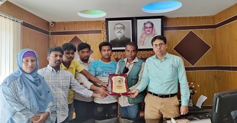 বিদায়ী ইউএনও মাহবুব কে খানসামা উপজেলা প্রেসক্লাবের পক্ষ থেকে সংবর্ধনা প্রদান