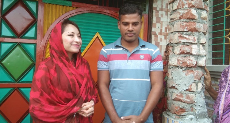ফেসবুকে প্রেম অবশেষে মেক্সিকান তরুণী এখন জামালপুরে