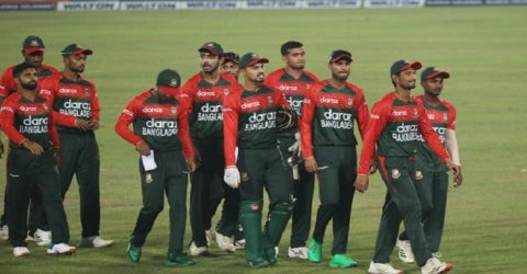শেষ ওভারের রুদ্ধশ্বাস লড়াইয়ে হোয়াইটওয়াশ বাংলাদেশ