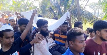 নৌকায় সিল মারার প্রতিবাদ করায় হামলায় আহত ১০