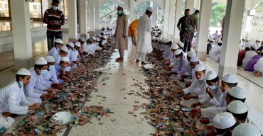 কিশোরগঞ্জের ঐতিহ্যবাহী পাগলা মসজিদের দানবাক্সে ১২ বস্তা টাকা