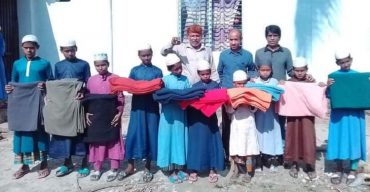 খুলনার দিঘলিয়ায় এতিমদের মাঝে ছায়াবৃক্ষে’র কম্বল বিতরণ