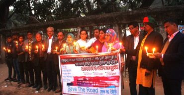 বরিশালের লঞ্চে নিহতদের স্মরণে প্রদীপ প্রজ্জ্বলন