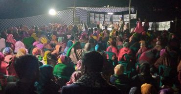 কলাপাড়ায় তিন পৌর কাউন্সিলর ভোট চাইলেন টিউবওয়েল মার্কায়