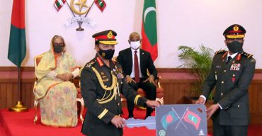 মালদ্বীপকে ১৩টি সামরিক যান উপহার দিল বাংলাদেশ