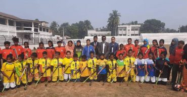 ঝিনাইদহে বালিকাদের হকি লীগ প্রতিযোগীতা ও পুরষ্কার বিতরণী অনুষ্ঠিত