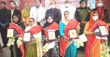 সাপাহারে বেগম রোকেয়া দিবসে জয়িতাদের সম্বর্ধনা