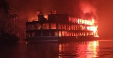 ঝালকাঠিতে গভীর রাতে লঞ্চে আগুনে পুড়ে নিহত ১৬, বহু দগ্ধ