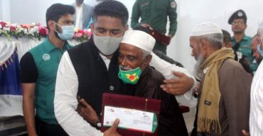 বরিশাল মুক্ত দিবসে সম্মাননা পেলেন ১০০ জন বীর মুক্তিযোদ্ধা