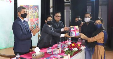 সিলেটে ৫৫ স্কুলে ‘মুজিব’ গ্রাফিক নভেল দিলো বিকাশ
