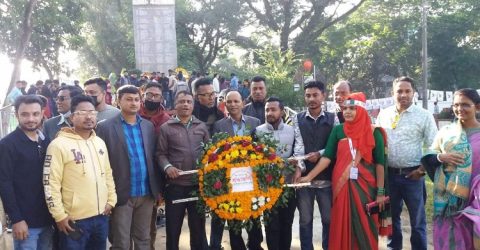 মৌলভীবাজার অনলাইন প্রেসক্লাব‘র র‌্যালী ও শহীদ মিনারে পুষ্পস্তবক