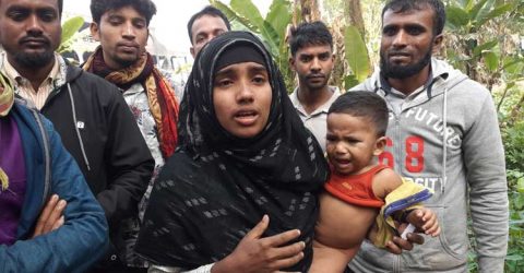 সুগন্ধা নদীতে লঞ্চে নিখোঁজদের খোঁজে দিশেহারা স্বজনরা