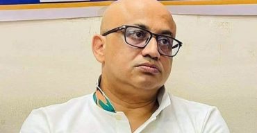 মঙ্গলবারের মধ্যে তথ্য প্রতিমন্ত্রীকে পদত্যাগের নির্দেশ প্রধানমন্ত্রীর