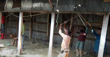 কুয়াকাটায় অর্ধশতাধিক অবৈধ দোকান ঘর উচ্ছেদ