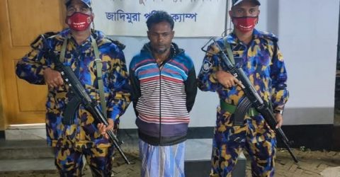 জাদিমুড়া ক্যাম্প থেকে রোহিঙ্গা সন্ত্রাসী গ্রেফতার