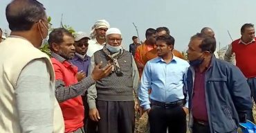 ক্ষতিগ্রস্থ কৃষকের তরমুজ ক্ষেত পরিদর্শন করেছেন ইউএনও