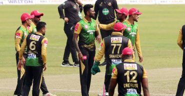 মাশরাফীর ফেরা রাঙাতে পারল না ঢাকা