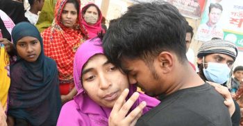 লঞ্চের ধাক্কায় ট্রলারডুবি ধলেশ্বরীতে আরো ২ লাশ
