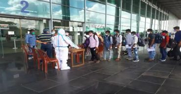 ওমিক্রন আতঙ্ক শঙ্কায় ভারত ভয়ংকর সংক্রমণের