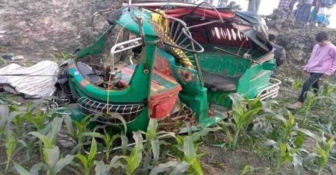 টাঙ্গাই‌লে পিকআপ-অটোরিকশা সংঘ‌র্ষে শিশুসহ নিহত ৩