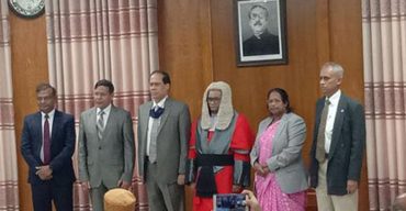 শপথ নিলেন সিইসি ও নির্বাচন কমিশনাররা