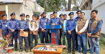 নরসিংদীতে পৃথক অভিযানে ১৮জন গ্রেপ্তার, অস্ত্র ও গুলি উদ্ধার