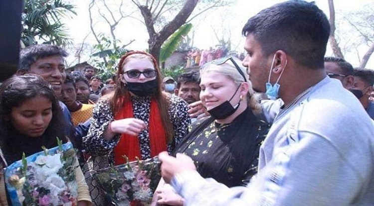 ইসলাম ধর্মগ্রহণ করে বিয়ে করে বরিশালে এলেন জার্মানি তরুণী