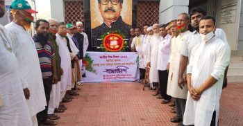 বেনাপোলে বঙ্গবন্ধুর জন্মবার্ষিকী উপলক্ষে ফুল দিয়ে শ্রদ্ধা জানালেন মুক্তিযোদ্ধা সংসদ ও সন্তান কমান্ড