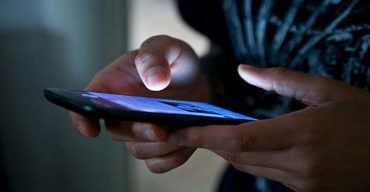 একই প্যাকেজ কিনলে অব্যবহৃত ডেটা যোগ হবে মুঠোফোনে