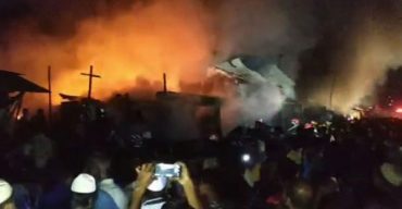 কল্যাণপুরে বস্তিতে আগুন নিয়ন্ত্রণে ১৪ ইউনিট