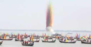 প্রধানমন্ত্রীকে বরণে বর্ণিল সাজের ২২০ নৌকা