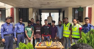 মহেশপুরে ডাকাতির প্রস্তুতিকালে ট্রাকসহ ৬ ডাকাত আটক