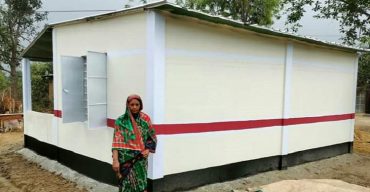 পুলিশ একটা বাড়ী দিছে আমাকে আর মানষের বাড়ীত থাকতে হবেনা