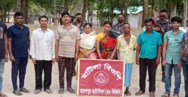 বাংলাদেশে প্রবেশকালে মহেশপুর সীমান্তে নারী ও শিশুসহ গ্রেপ্তার ১১