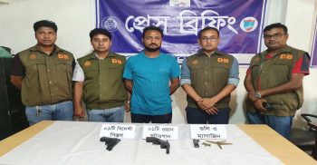 বেনাপোলে পিস্তলসহ পৌর কাউন্সিলর রাশেদ আলী আটক
