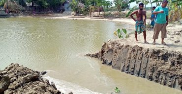 দীর্ঘ ১০ বছর পর উন্মুক্ত হলো ফরিদগঞ্জ খাল: ১১টি অবৈধ বাঁধ অপসারন করেছে প্রশাসন