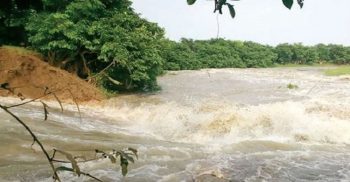 পানিতে কানায়-কানায় পূর্ণ হাওর ভ্রমণে না যাওয়ার পরামর্শ