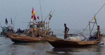 সমুদ্রে মাছ ধরায় ৬৫ দিনের নিষেধাজ্ঞা শেষ হচ্ছে মধ্যরাতে