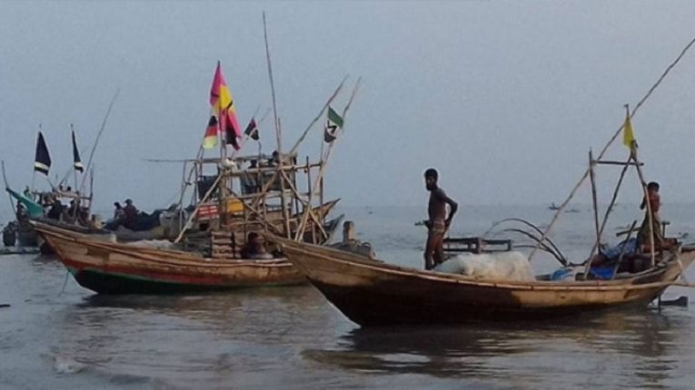 সমুদ্রে মাছ ধরায় ৬৫ দিনের নিষেধাজ্ঞা শেষ হচ্ছে মধ্যরাতে
